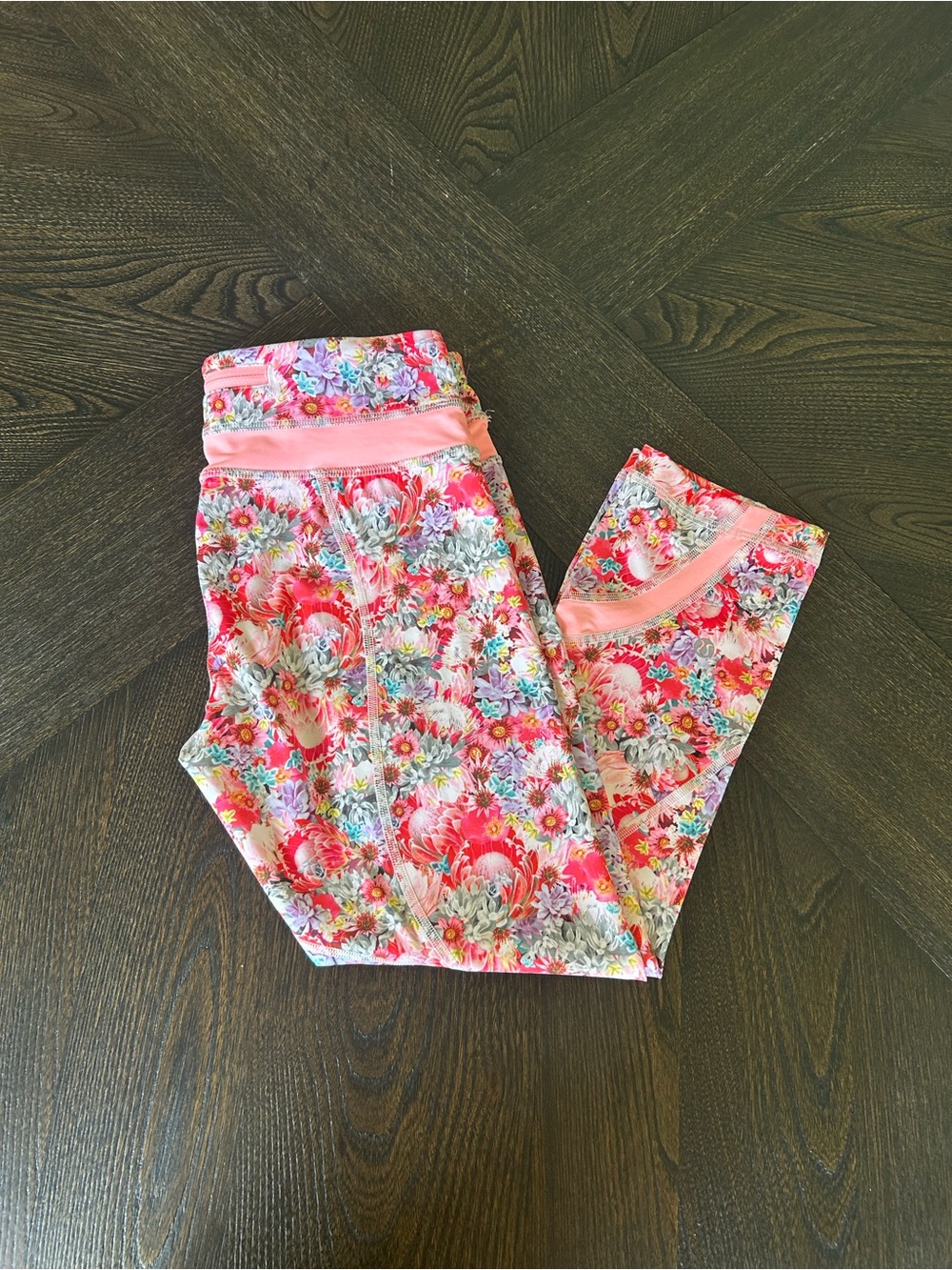 lululemon athletica flowabunga pink floral print cropped leggings size 6